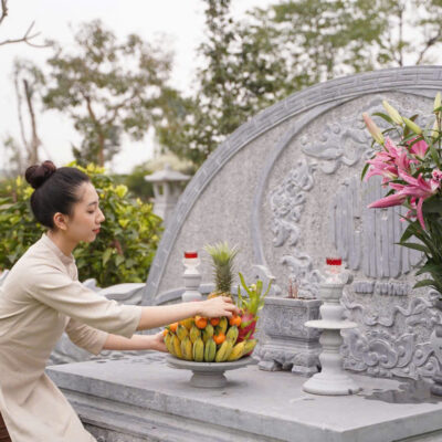 Viếng mộ phần, tưởng nhớ